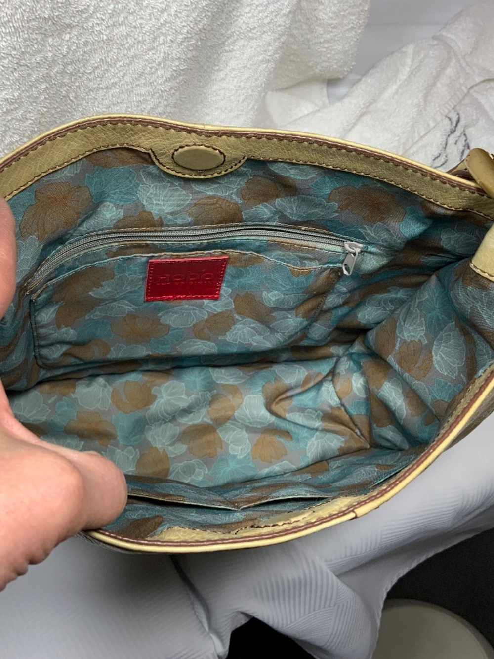 HOBO Beige Leather Shoulder Bag - Picture 6 of 14